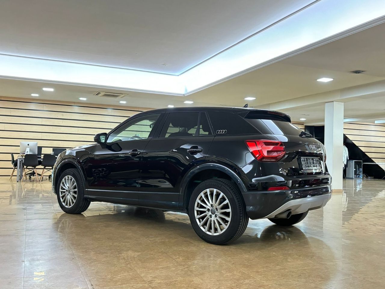 Audi Q2 1.0 TFSI Design LED-Xenon Navi Klima PDC ...  - Foto 2