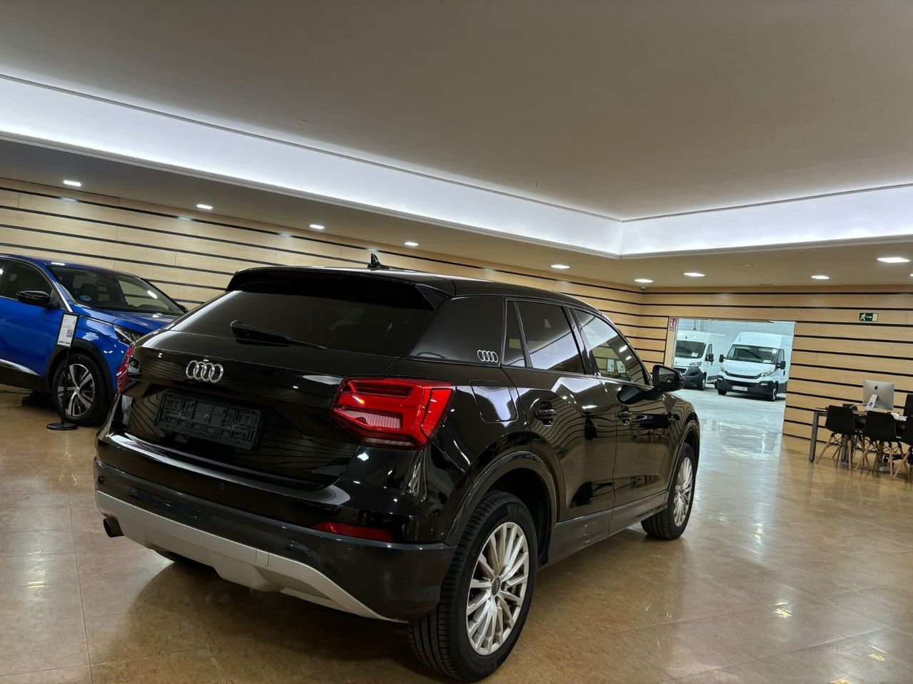 Audi Q2 1.0 TFSI Design LED-Xenon Navi Klima PDC ...  - Foto 2