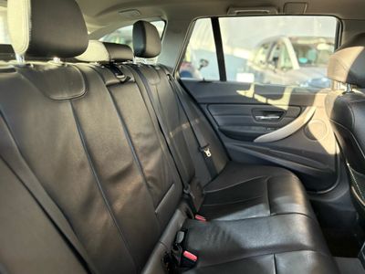 BMW Serie 3 318D TOURING AUT 