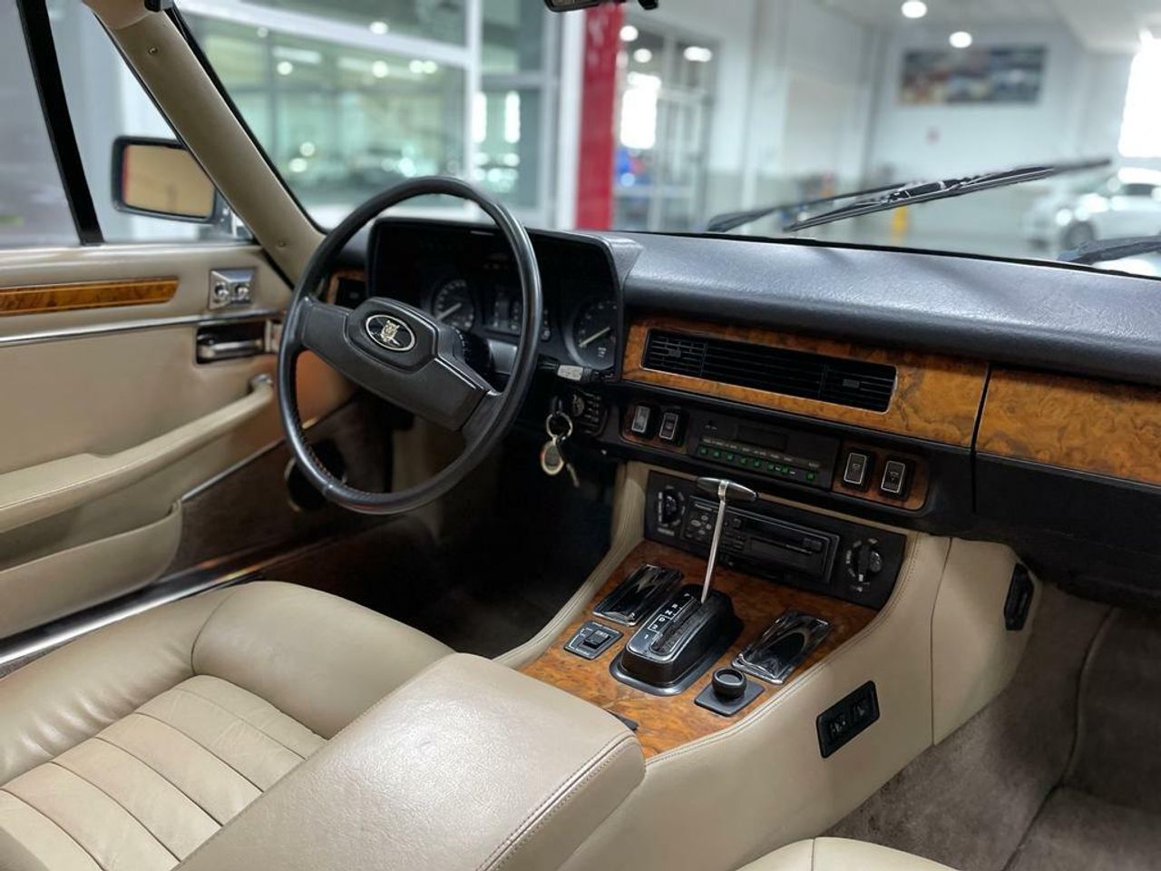 Jaguar XJ S V12  - Foto 2