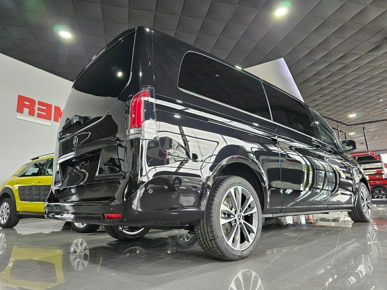 Mercedes Clase V V220 AVATGARDE  - Foto 2