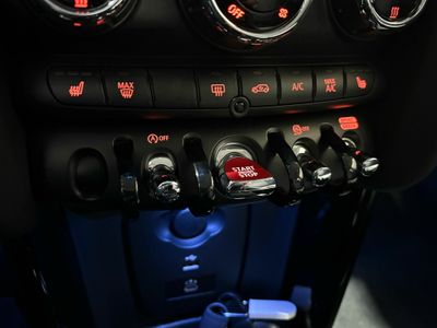 MINI Cooper AUT. 140cv 