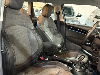 MINI Cooper AUT. 140cv 