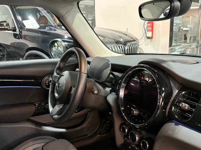 MINI Cooper AUT. 140cv 