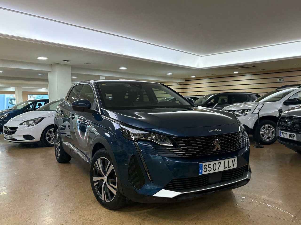 Peugeot 3008 PEUGEOT 3008 1.5 BlueHDi 96kW (130CV) S&S Allure EAT8 5 Puertas  - Foto 2