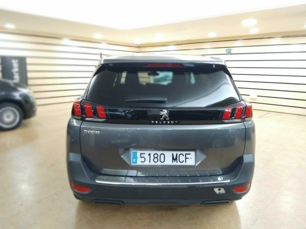Peugeot 5008 ALLUR	1.2 PURETECH 96KW S&S ALLURE EAT8  - Foto 2