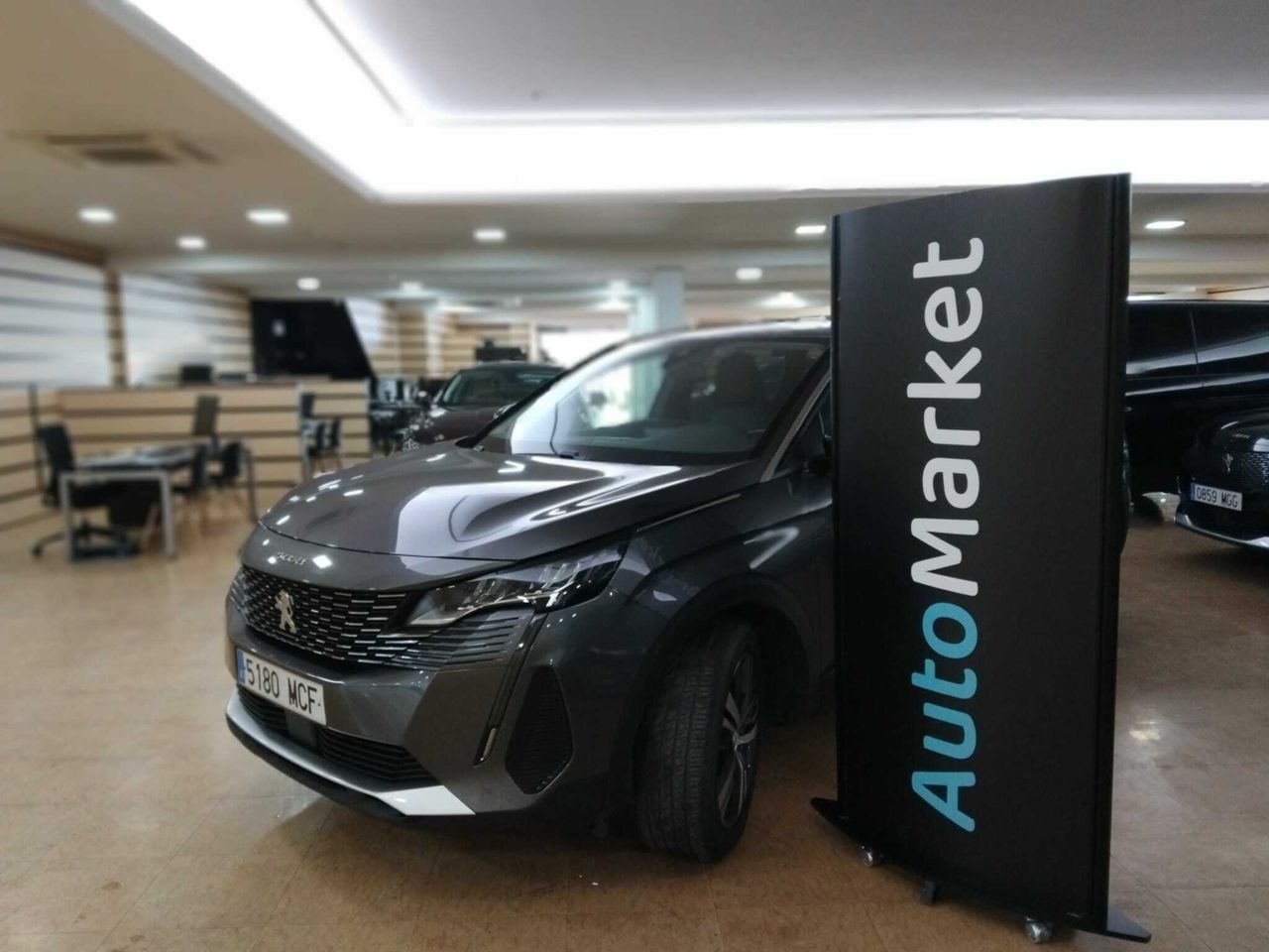 Peugeot 5008 ALLUR	1.2 PURETECH 96KW S&S ALLURE EAT8  - Foto 2