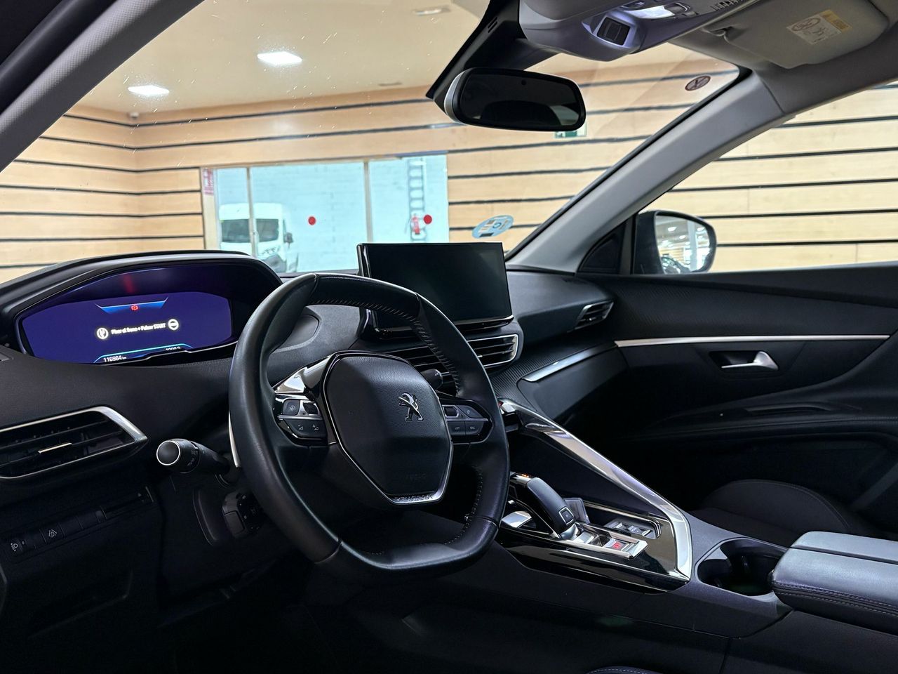 Peugeot 5008 ALLUR	1.2 PURETECH 96KW S&S ALLURE EAT8  - Foto 2