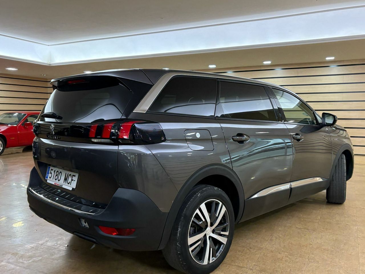 Peugeot 5008 ALLUR	1.2 PURETECH 96KW S&S ALLURE EAT8  - Foto 2