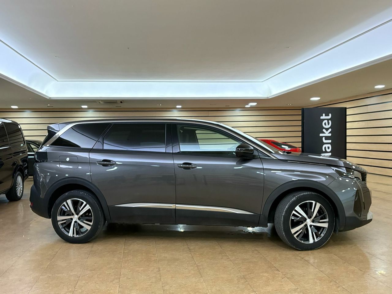 Peugeot 5008 ALLUR	1.2 PURETECH 96KW S&S ALLURE EAT8  - Foto 2