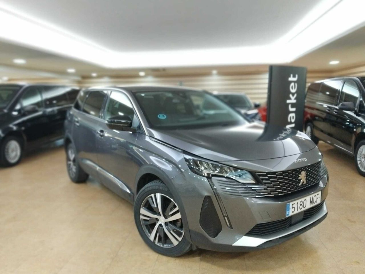 Peugeot 5008 ALLUR	1.2 PURETECH 96KW S&S ALLURE EAT8  - Foto 2