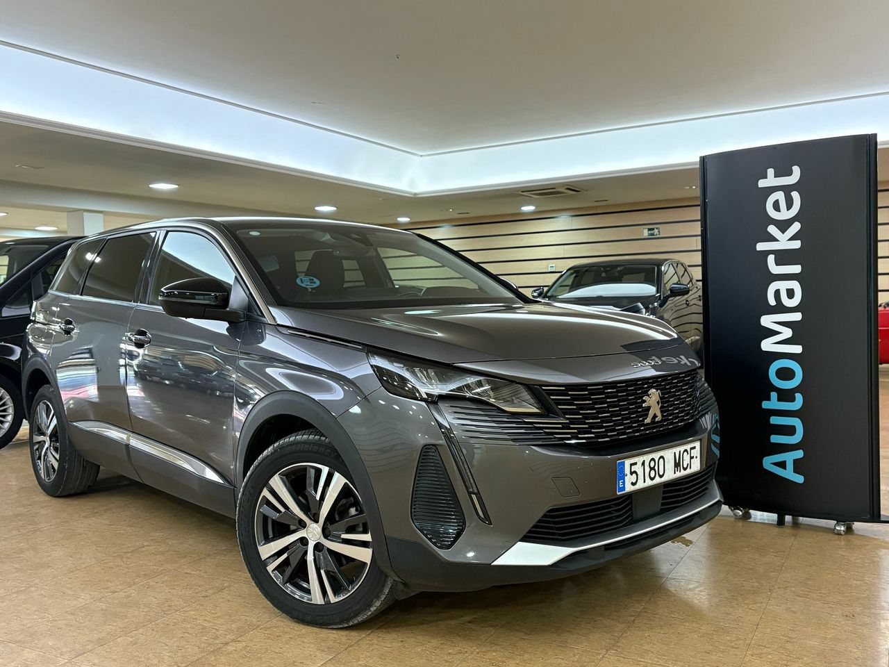 Peugeot 5008 ALLUR	1.2 PURETECH 96KW S&S ALLURE EAT8  - Foto 2