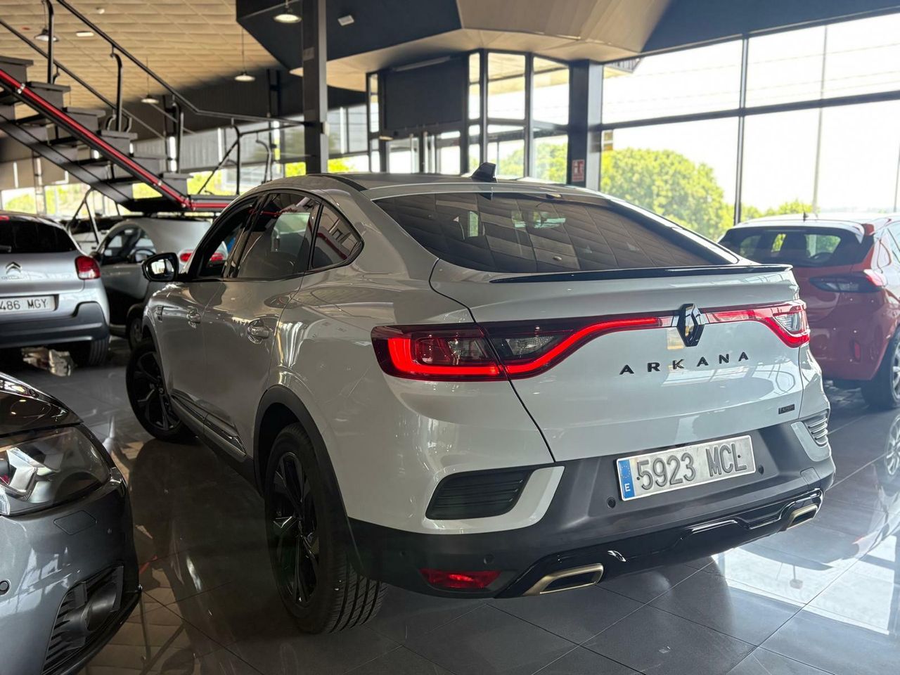 Renault Arkana ENET	E-TECH ENGINEERED FULL HYB. 105KW(145CV)  - Foto 2