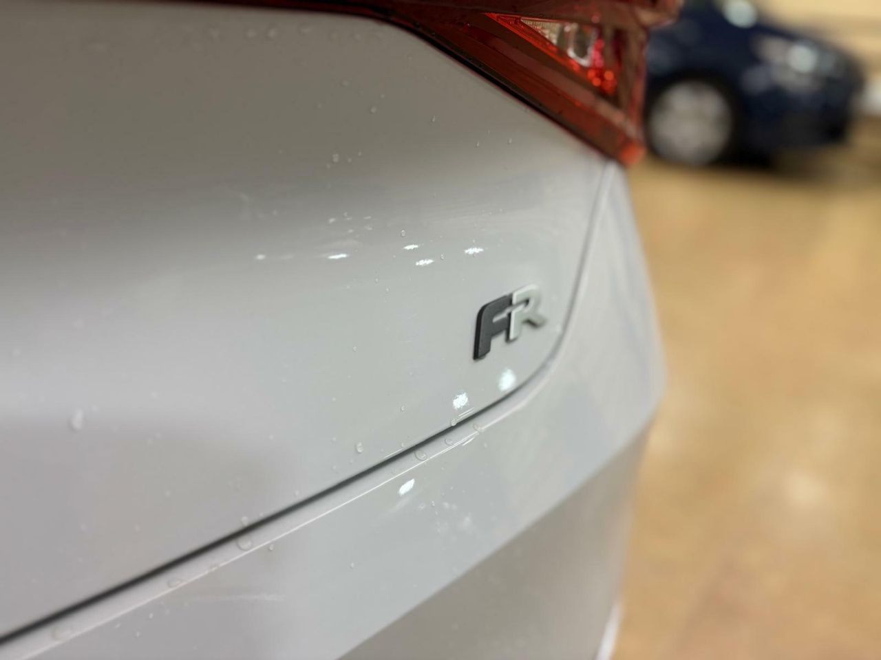 Seat Leon FR 1.0 ETSI 81KW DSG-7 S&S FR 25 ANIV 1.0 ETSI 81KW DSG-7 S&S FR 25 ANIV - Foto 2