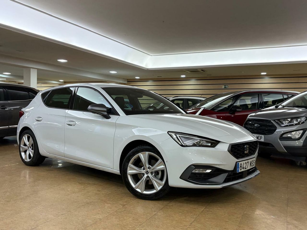 Seat Leon FR 1.0 ETSI 81KW DSG-7 S&S FR 25 ANIV 1.0 ETSI 81KW DSG-7 S&S FR 25 ANIV - Foto 2