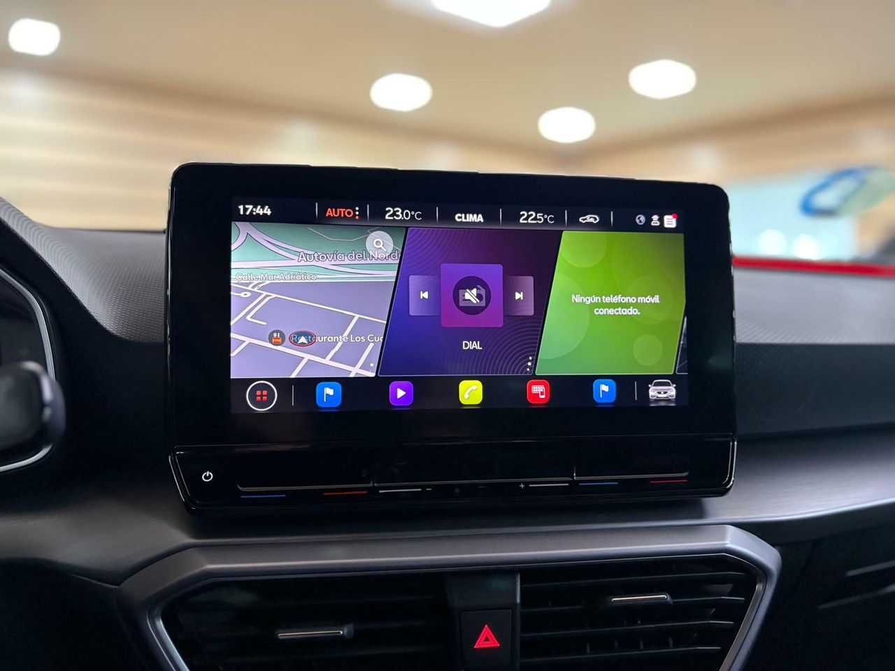 Seat Leon FR 1.0 ETSI 81KW DSG-7 S&S FR 25 ANIV 1.0 ETSI 81KW DSG-7 S&S FR 25 ANIV - Foto 2
