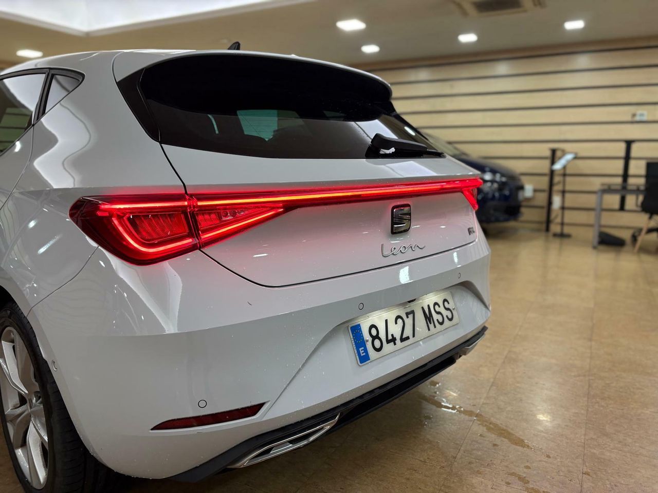 Seat Leon FR 1.0 ETSI 81KW DSG-7 S&S FR 25 ANIV 1.0 ETSI 81KW DSG-7 S&S FR 25 ANIV - Foto 2