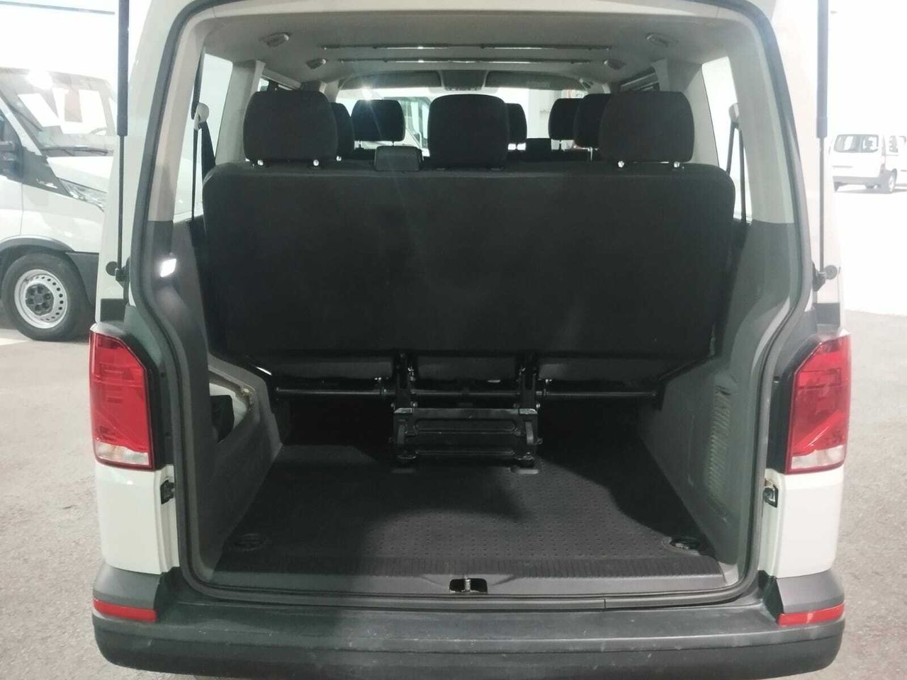 Volkswagen Caravelle CORTA 2.0 TDI 81KW (110CV) BMT  - Foto 2