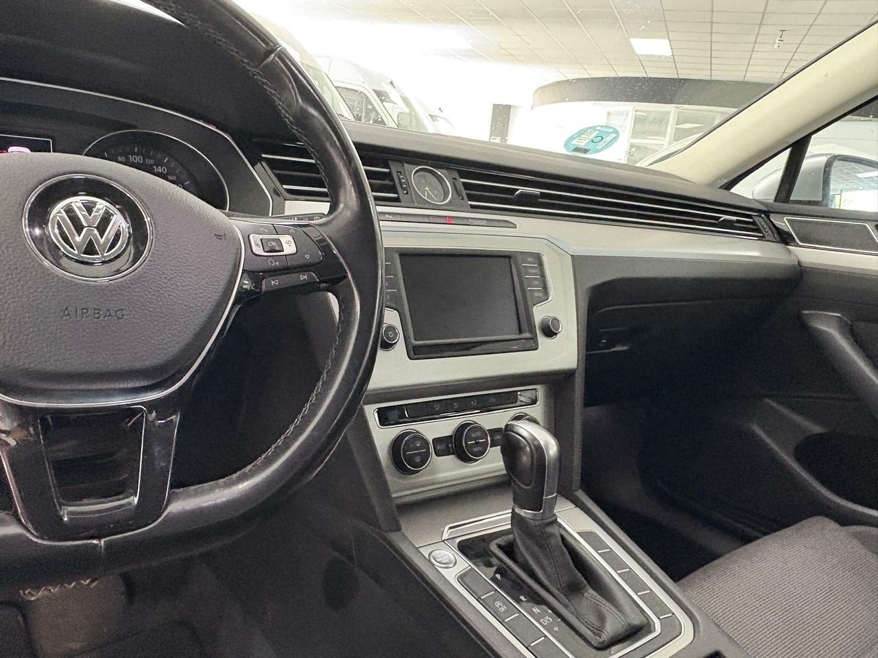 Volkswagen Passat 1.6 tdi VARIANT DSG  - Foto 2