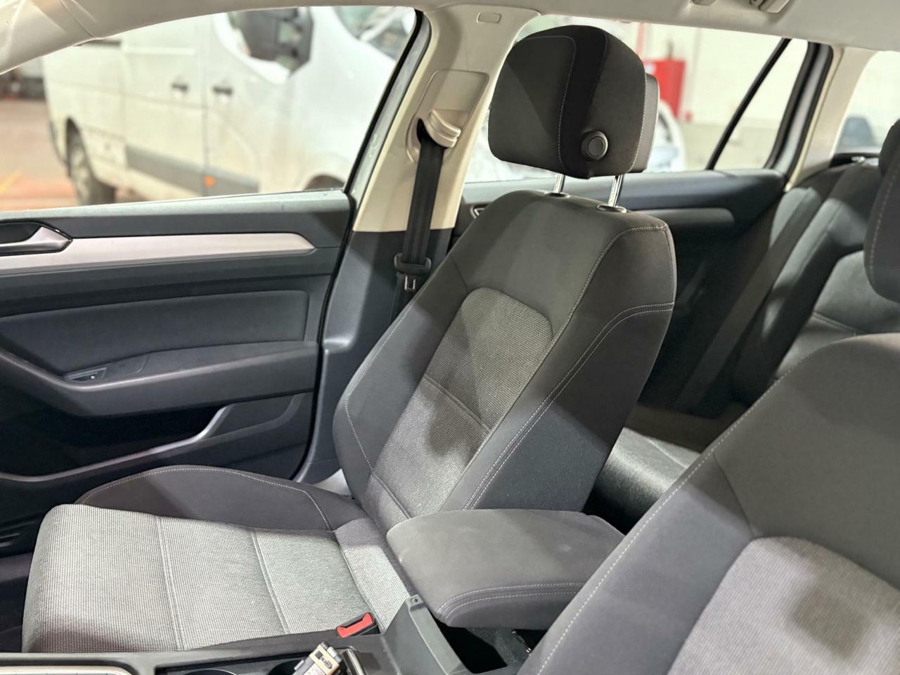 Volkswagen Passat 1.6 tdi VARIANT DSG  - Foto 2