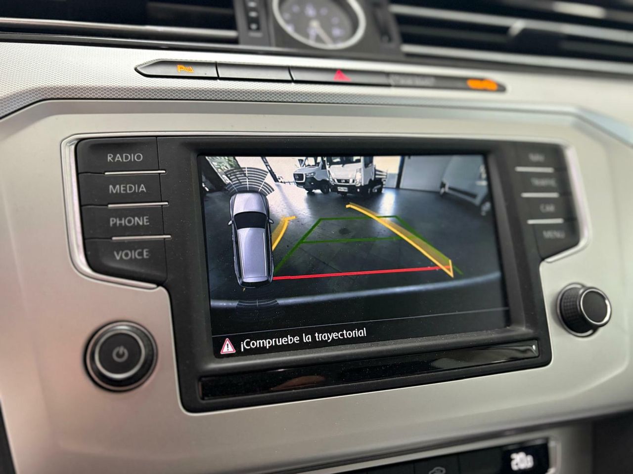 Volkswagen Passat 1.6 tdi VARIANT DSG  - Foto 2