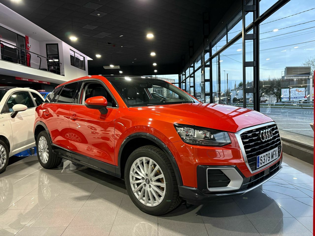 Audi Q2 Audi Q2 1.6 TDi Design Pano Aut. Navi Sport-Leather Klima PDC ... Automático - Foto 2