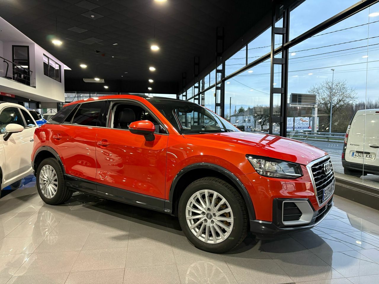 Audi Q2 Audi Q2 1.6 TDi Design Pano Aut. Navi Sport-Leather Klima PDC ... Automático - Foto 2