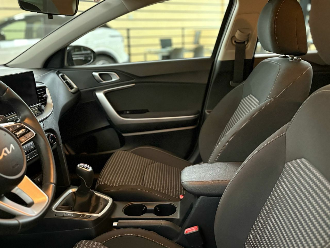 Kia XCeed 1.0 T-GDI BUSINESS 74KW (100CV BLACK PEARL (METALIZADO)	TELA NEGRA - Foto 2