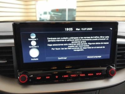 Kia XCeed 1.0 T-GDI BUSINESS 74KW (100CV BLACK PEARL (METALIZADO)	TELA NEGRA