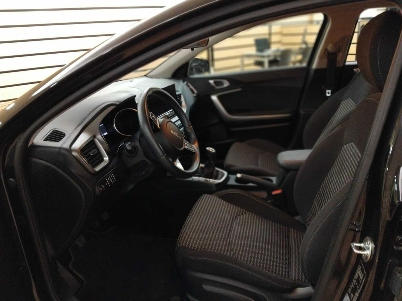 Kia XCeed 1.0 T-GDI BUSINESS 74KW (100CV BLACK PEARL (METALIZADO)	TELA NEGRA - Foto 2