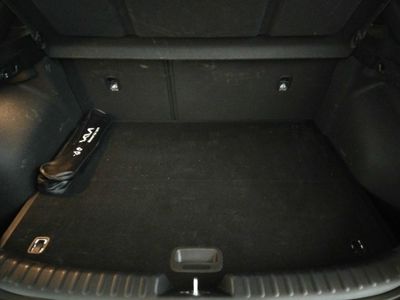 Kia XCeed 1.0 T-GDI BUSINESS 74KW (100CV BLACK PEARL (METALIZADO)	TELA NEGRA