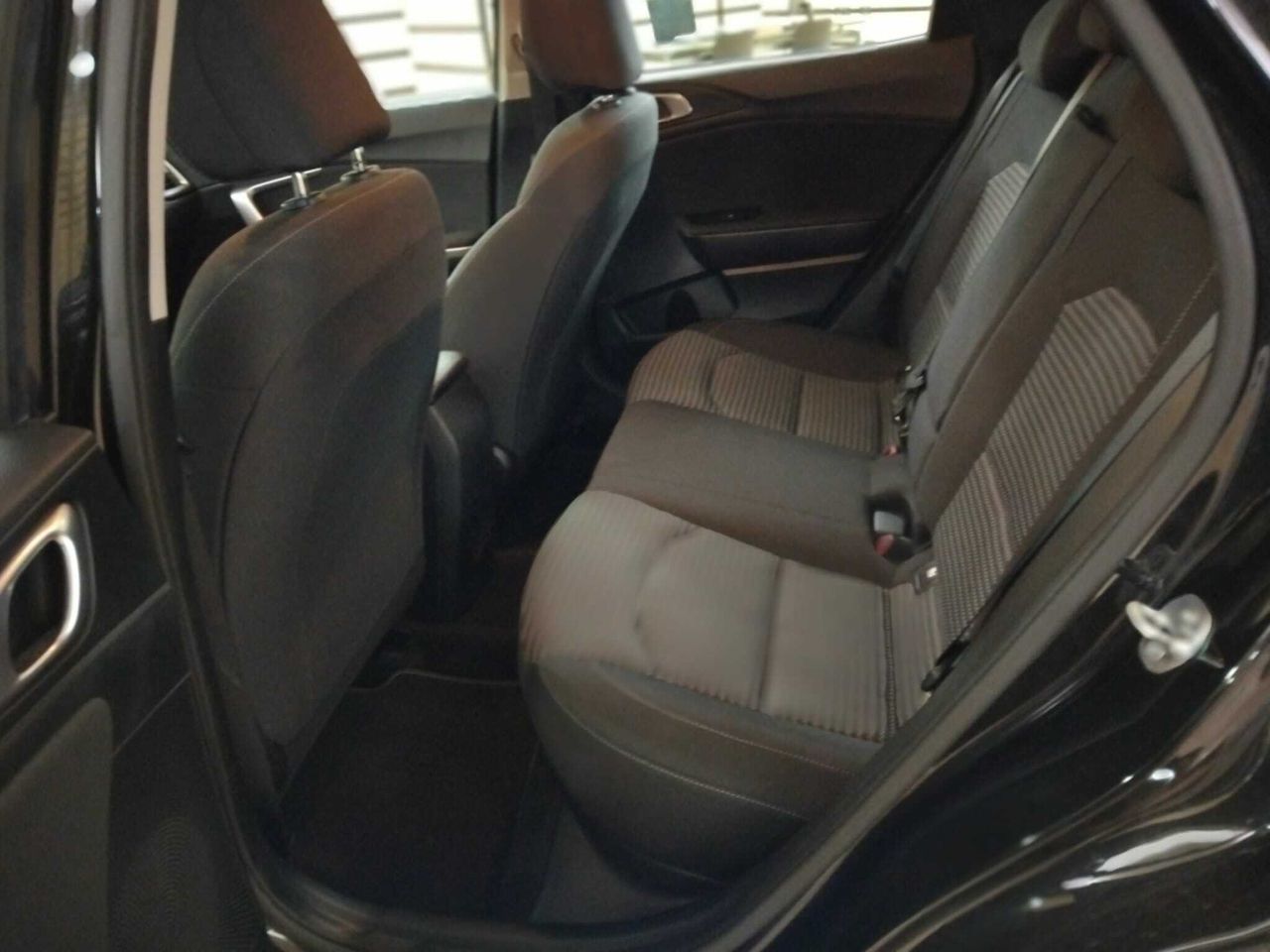 Kia XCeed 1.0 T-GDI BUSINESS 74KW (100CV BLACK PEARL (METALIZADO)	TELA NEGRA - Foto 2