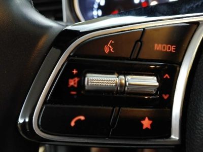 Kia XCeed 1.0 T-GDI BUSINESS 74KW (100CV BLACK PEARL (METALIZADO)	TELA NEGRA