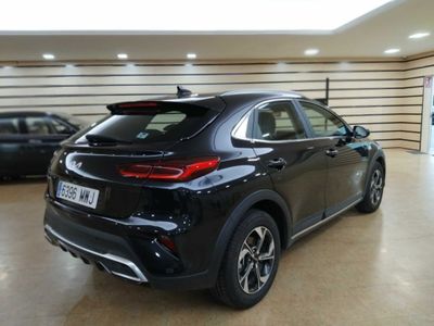 Kia XCeed 1.0 T-GDI BUSINESS 74KW (100CV BLACK PEARL (METALIZADO)	TELA NEGRA