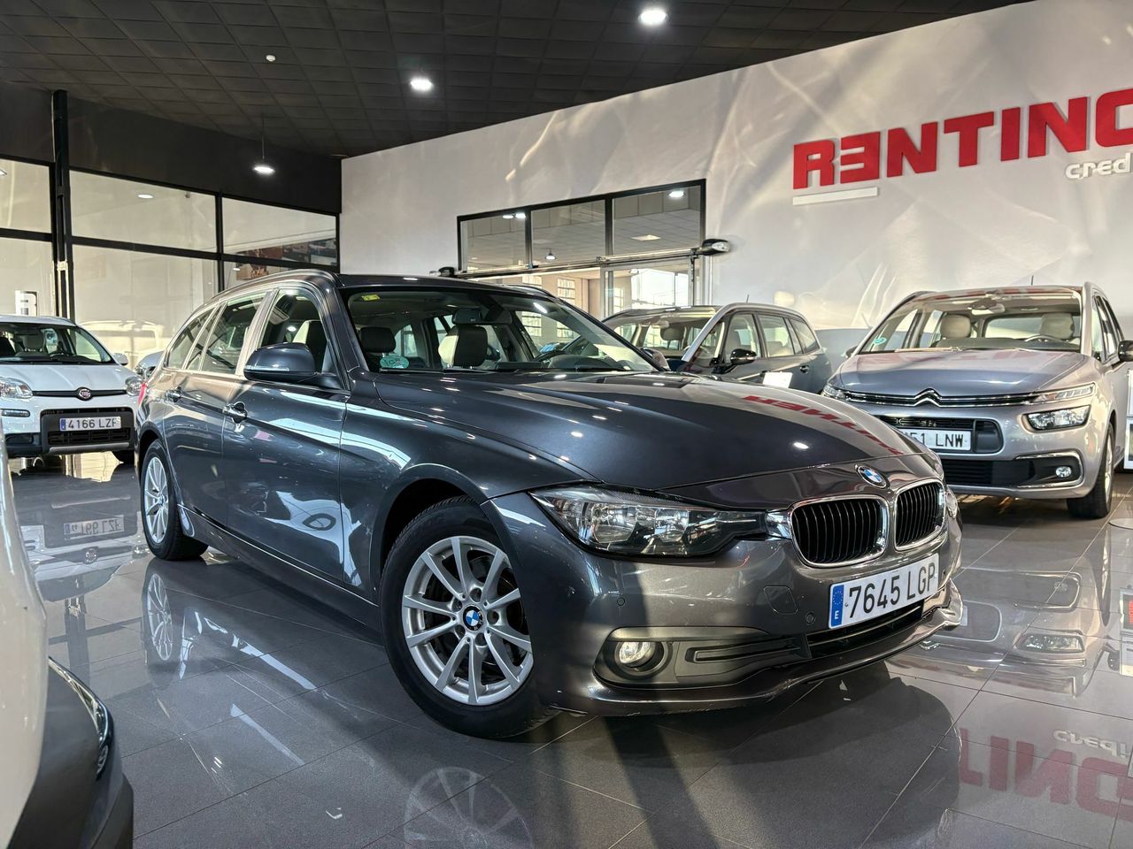 BMW Serie 3 318D TOURING AUT  - Foto 2