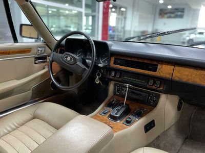 Jaguar XJ S V12 