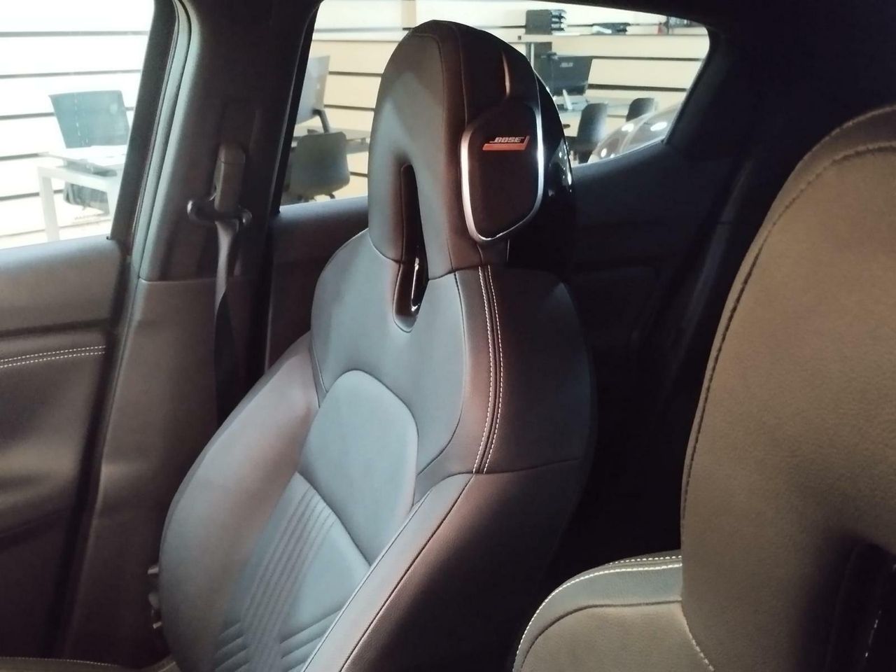 Nissan Juke N-Design con pack BOSE Personal Plus.DIG-T 84 KW (114 CV) DCT 7 VEL. TEKNA Full LED con diseño “Black Line” - Foto 2