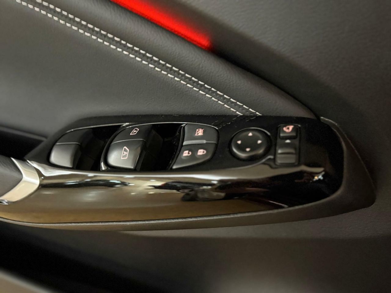 Nissan Juke N-Design con pack BOSE Personal Plus.DIG-T 84 KW (114 CV) DCT 7 VEL. TEKNA Full LED con diseño “Black Line” - Foto 2