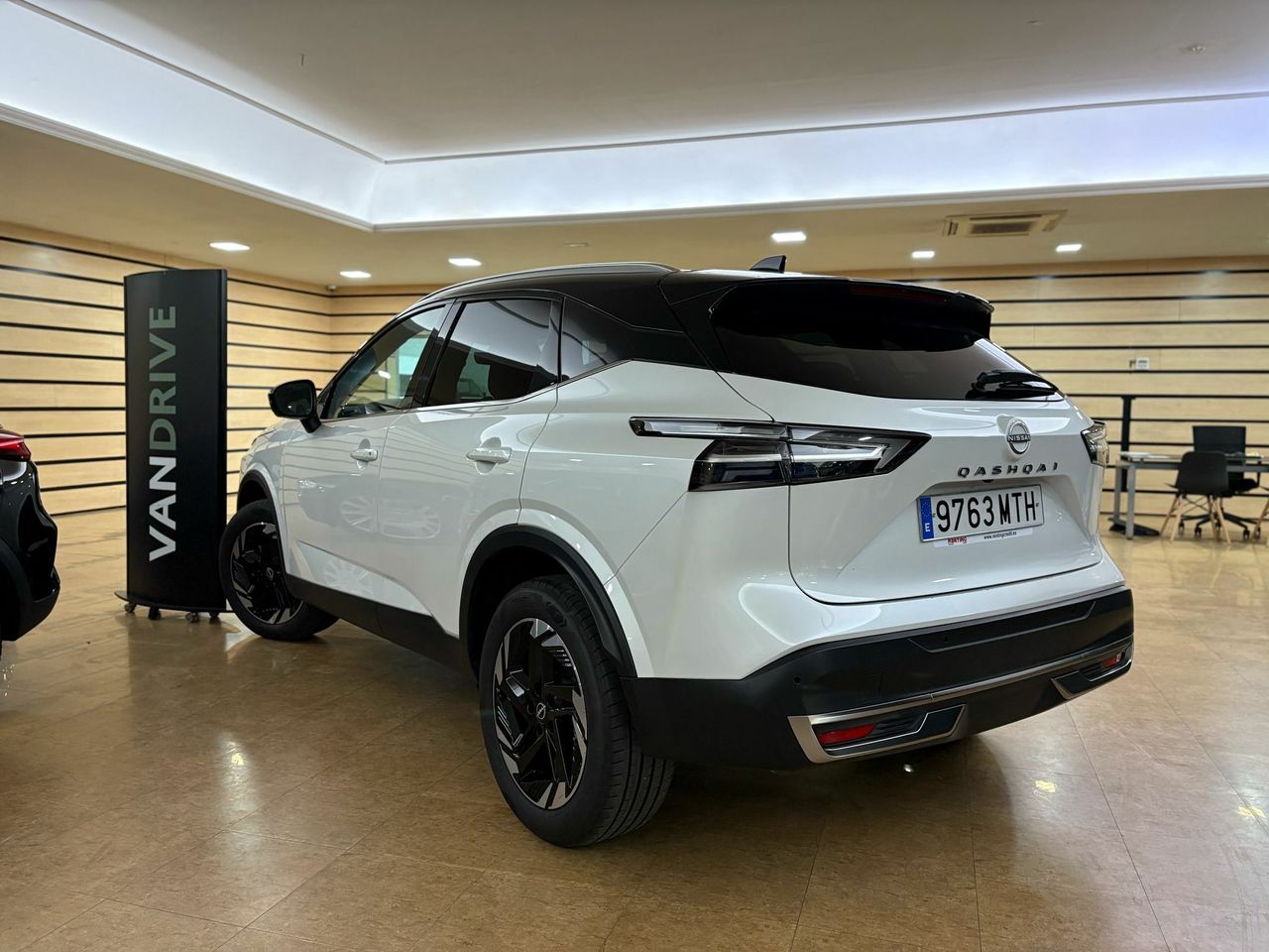 Nissan Qashqai DIG-T 116KW CVT N-CONNECTA  - Foto 2