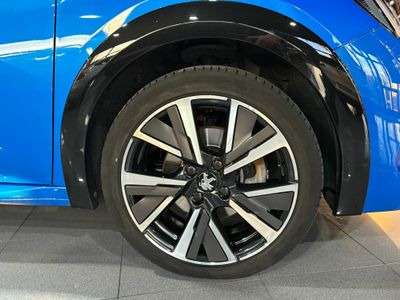 Peugeot 208 PureTech EAT8 GT Line PureTech EAT8 GT Line