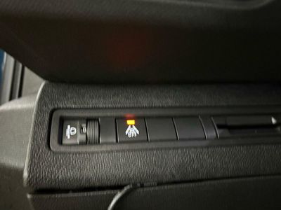 Peugeot 3008 PEUGEOT 3008 1.5 BlueHDi 96kW (130CV) S&S Allure EAT8 5 Puerta 