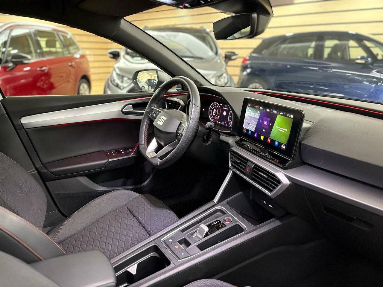 Seat Leon FR 1.0 ETSI 81KW DSG-7 S&S FR 25 ANIV 1.0 ETSI 81KW DSG-7 S&S FR 25 ANIV - Foto 2