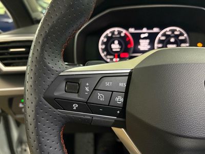 Seat Leon FR 1.0 ETSI 81KW DSG-7 S&S FR 25 ANIV 1.0 ETSI 81KW DSG-7 S&S FR 25 ANIV