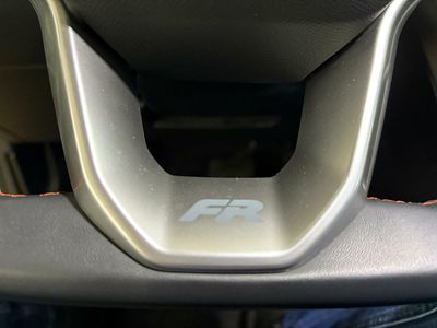 Seat Leon FR 1.0 ETSI 81KW DSG-7 S&S FR 25 ANIV 1.0 ETSI 81KW DSG-7 S&S FR 25 ANIV