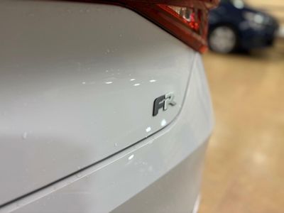 Seat Leon FR 1.0 ETSI 81KW DSG-7 S&S FR 25 ANIV 1.0 ETSI 81KW DSG-7 S&S FR 25 ANIV