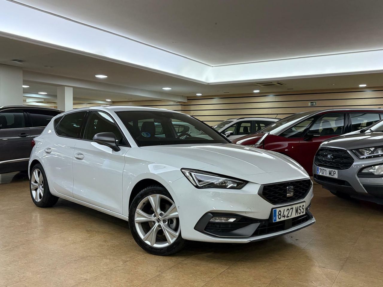 Seat Leon FR 1.0 ETSI 81KW DSG-7 S&S FR 25 ANIV 1.0 ETSI 81KW DSG-7 S&S FR 25 ANIV - Foto 2