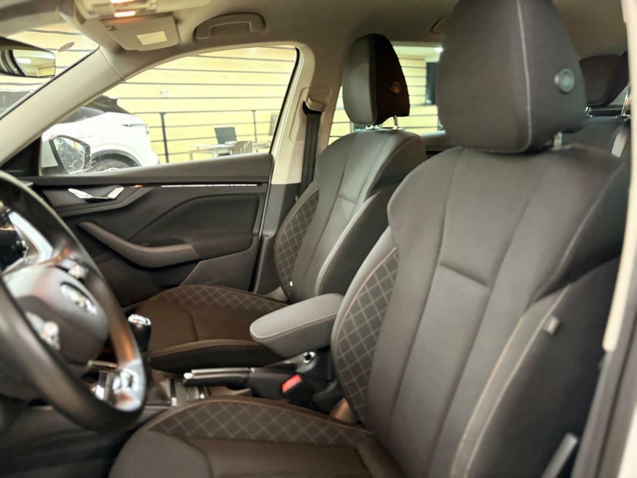 Skoda Kamiq AMBIT	1.0 TSI 81KW (110CV) AMBITION PACK KAMIQ TECHNO PLUS AMBITION^ - Foto 2