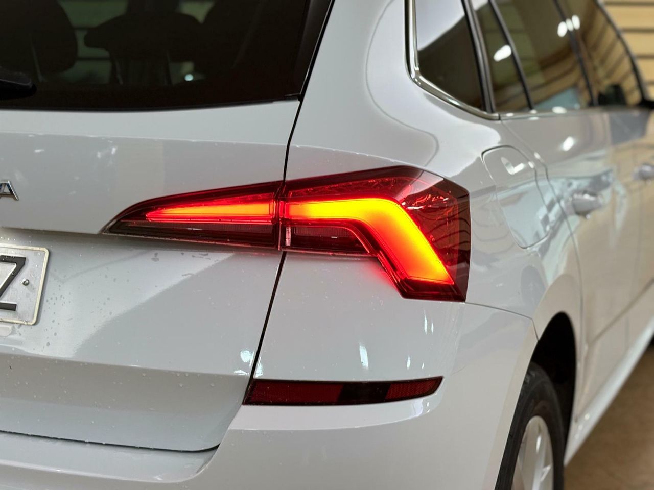 Skoda Kamiq AMBIT	1.0 TSI 81KW (110CV) AMBITION PACK KAMIQ TECHNO PLUS AMBITION^ - Foto 2