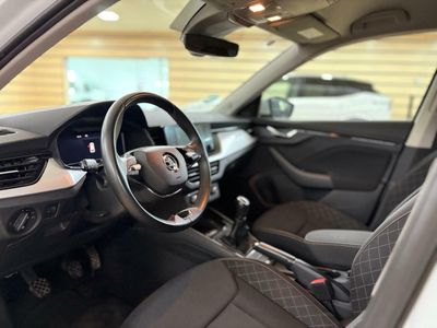 Skoda Kamiq AMBIT	1.0 TSI 81KW (110CV) AMBITION PACK KAMIQ TECHNO PLUS AMBITION^