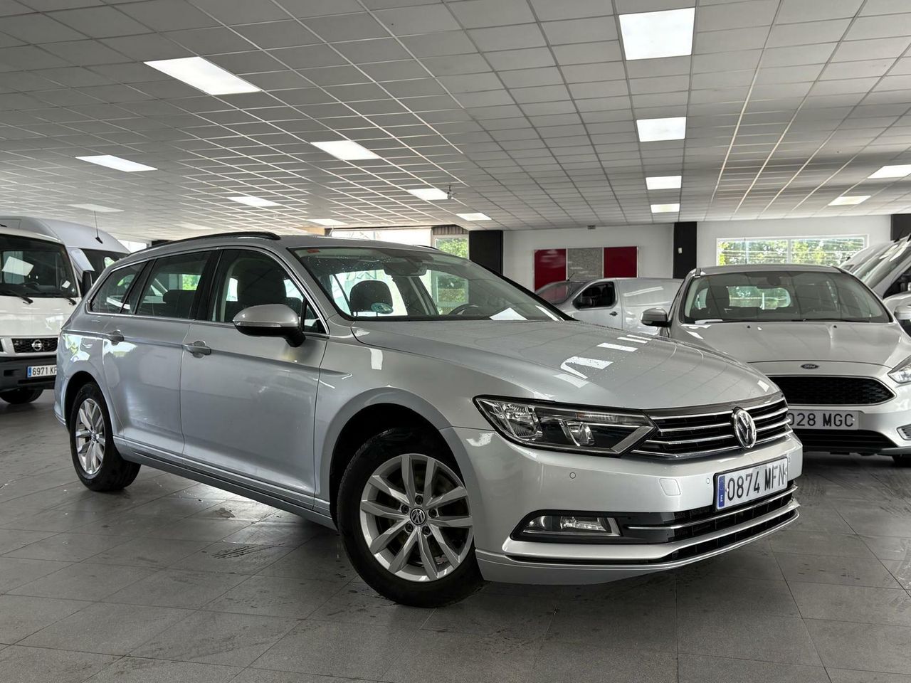 Volkswagen Passat 1.6 tdi VARIANT DSG  - Foto 2